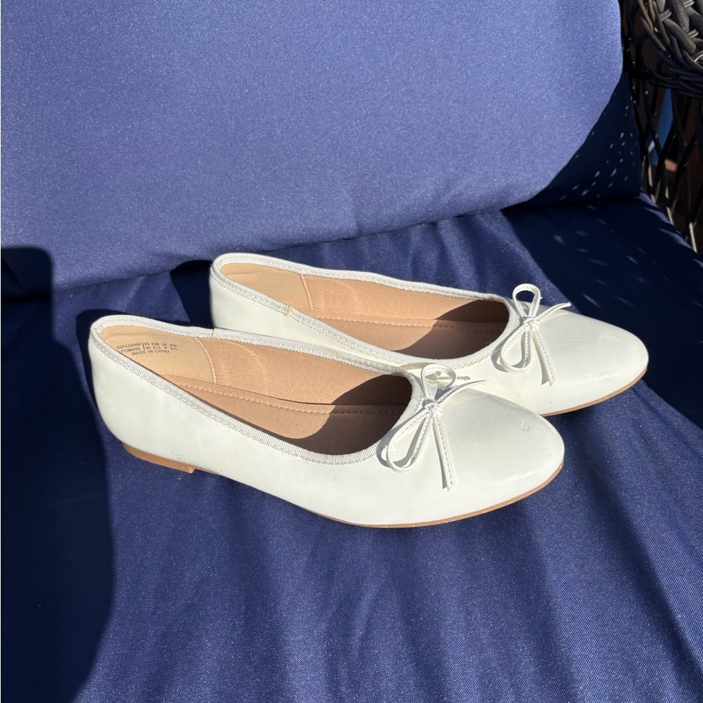 Dream Pairs Cream Ballet Flats with Bow